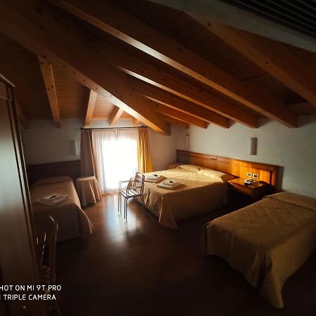 Azzano Holidays B&B Mezzegra Zewnętrze zdjęcie